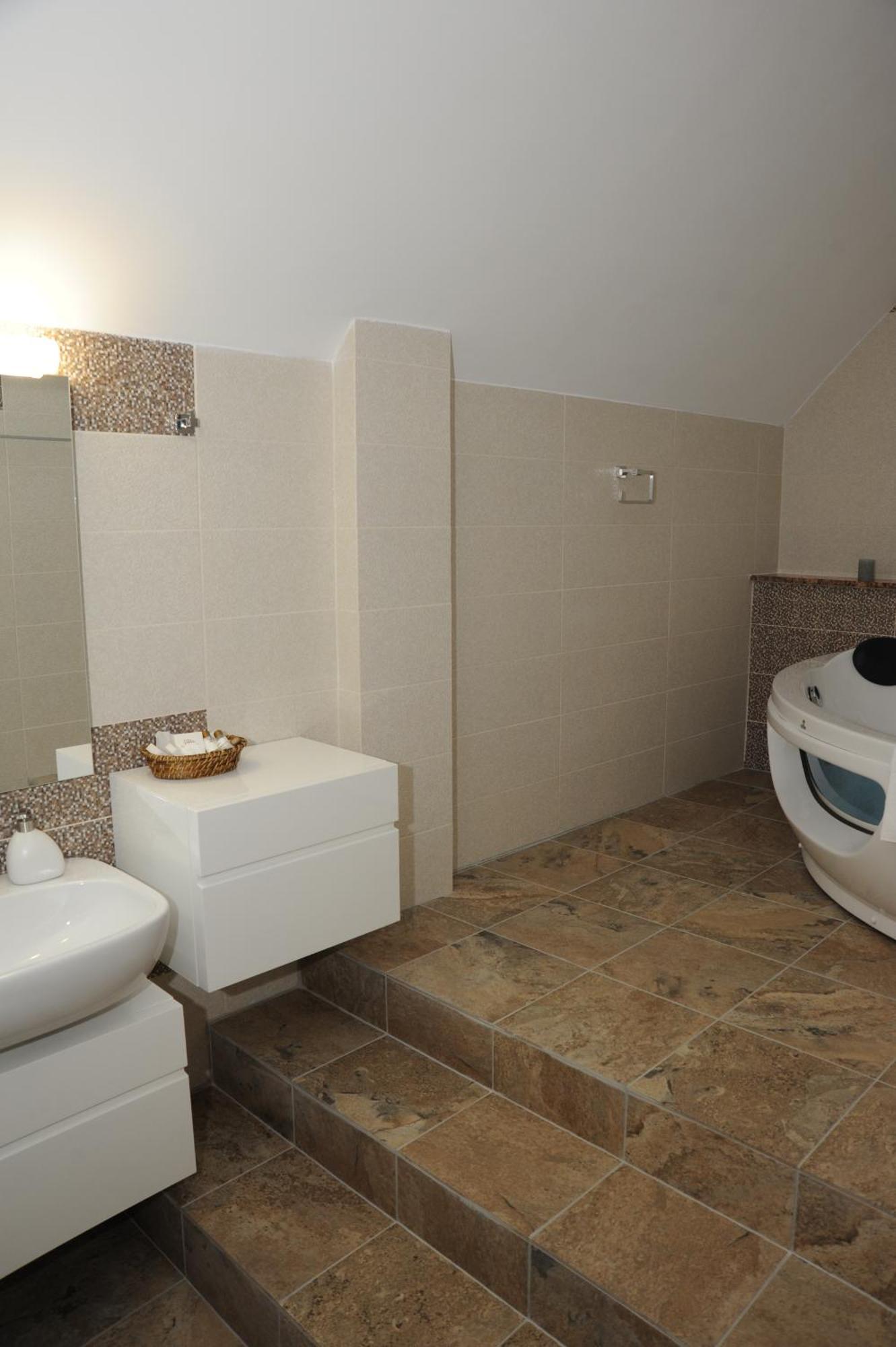 Castelul De Smarald Bed & Breakfast Pangaracior Екстериор снимка