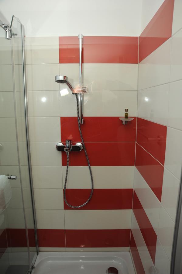 Castelul De Smarald Bed & Breakfast Pangaracior Екстериор снимка